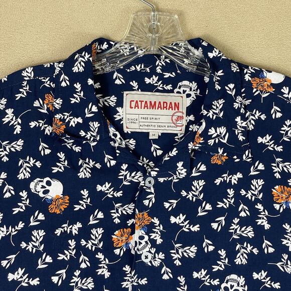 Catamaran Shirt Mens M Blue Flowers and Skulls Print Short Sleeve Button Up - Picture 2 of 8